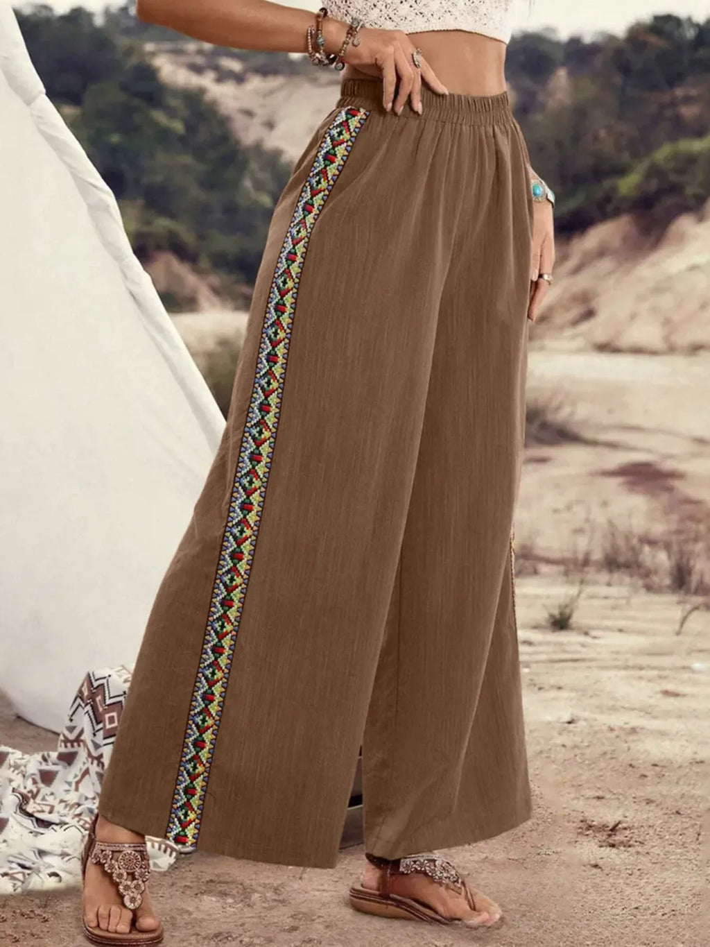 Pantalón Bohemio de Pierna Ancha con Bordado Lateral