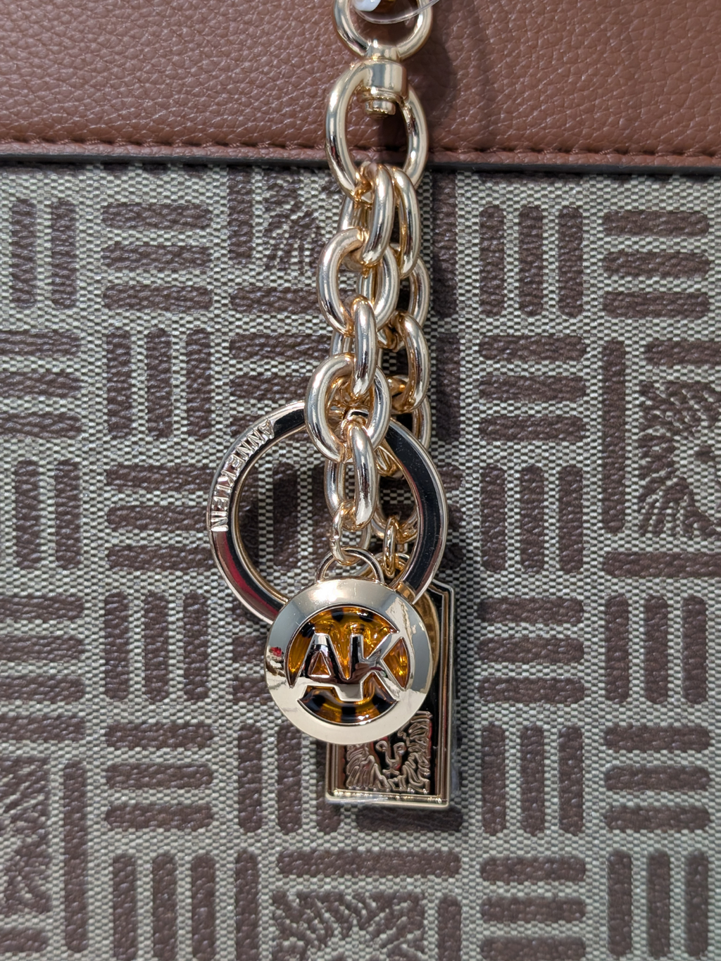 Anne Klein Bolso Satchel Monograma Cognac