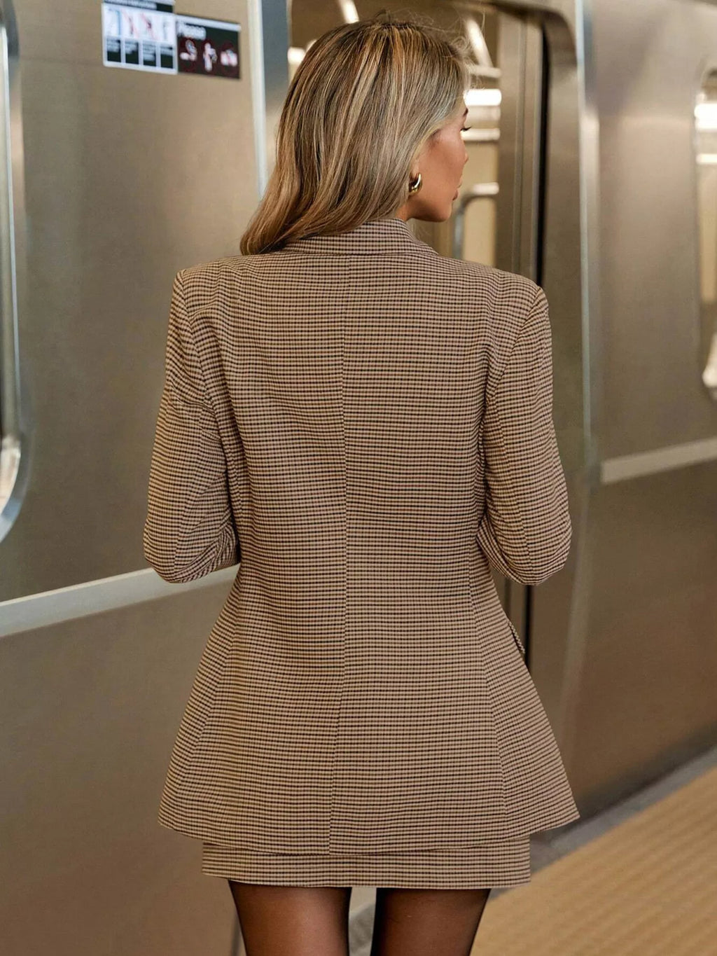 Conjunto Clara de Blazer y Falda a Cuadros, vista adicional 2
