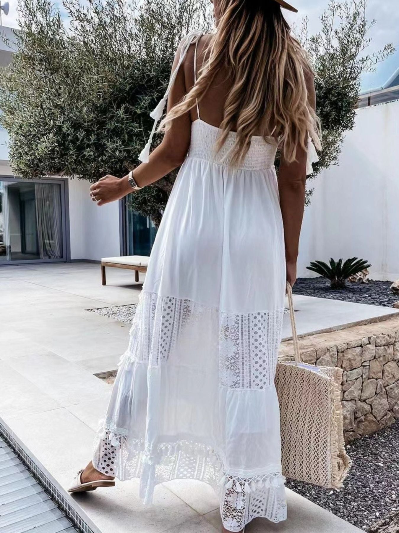 Vestido Maxi Bohemio Alma con Crochet y Borlas, vista adicional 9